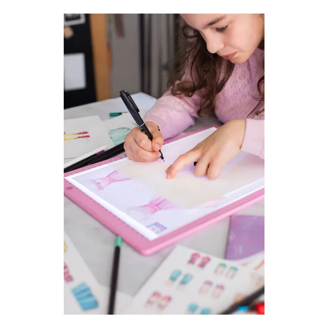 Artissimo - Atelier stylisme avec tablette lumineuse