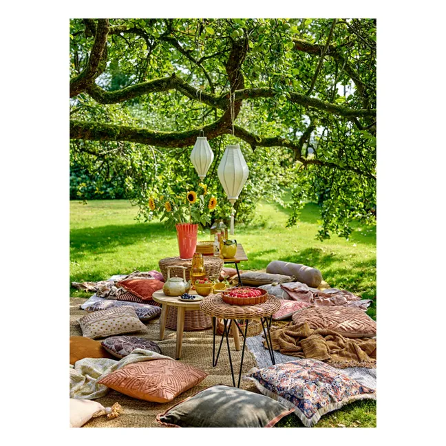 Pomp decorative fabric suspension | White