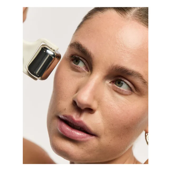 The cryo roller | Cream