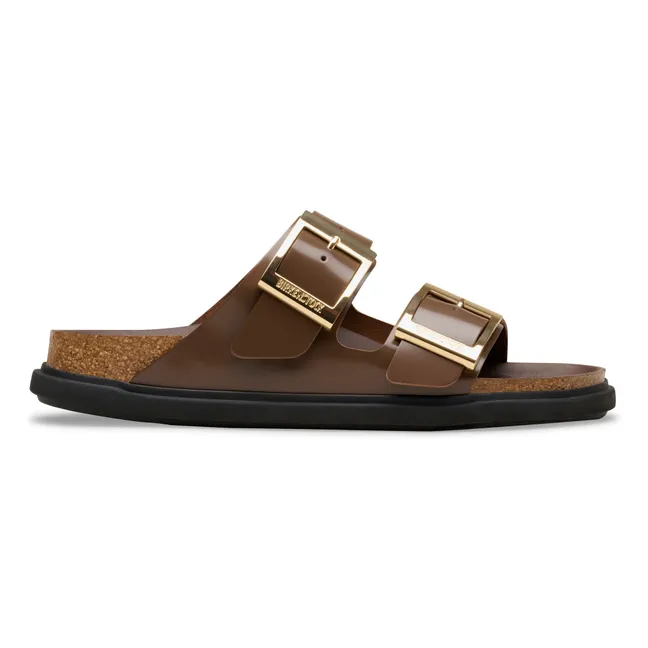 Sandalias de charol Arizona Droplet Buckle | Marrón