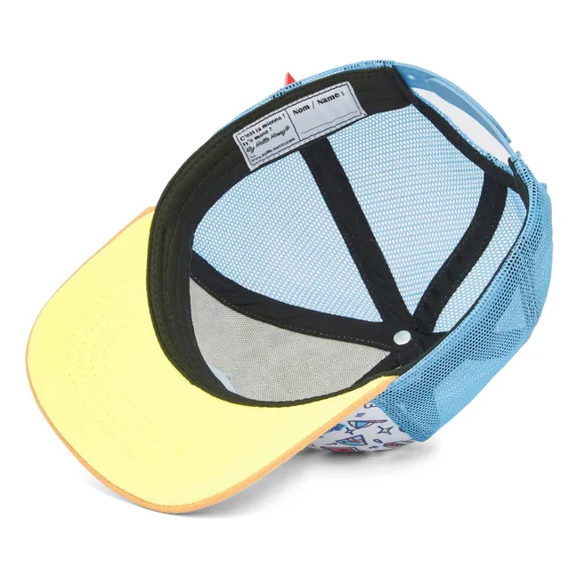 Baseball Game Trucker Baseball Cap mit gebogenem Schirm aus recycelten Fasern | Hellblau