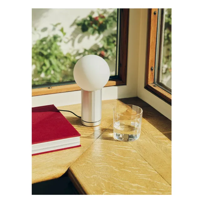 Encender la lámpara de mesa | Aluminio