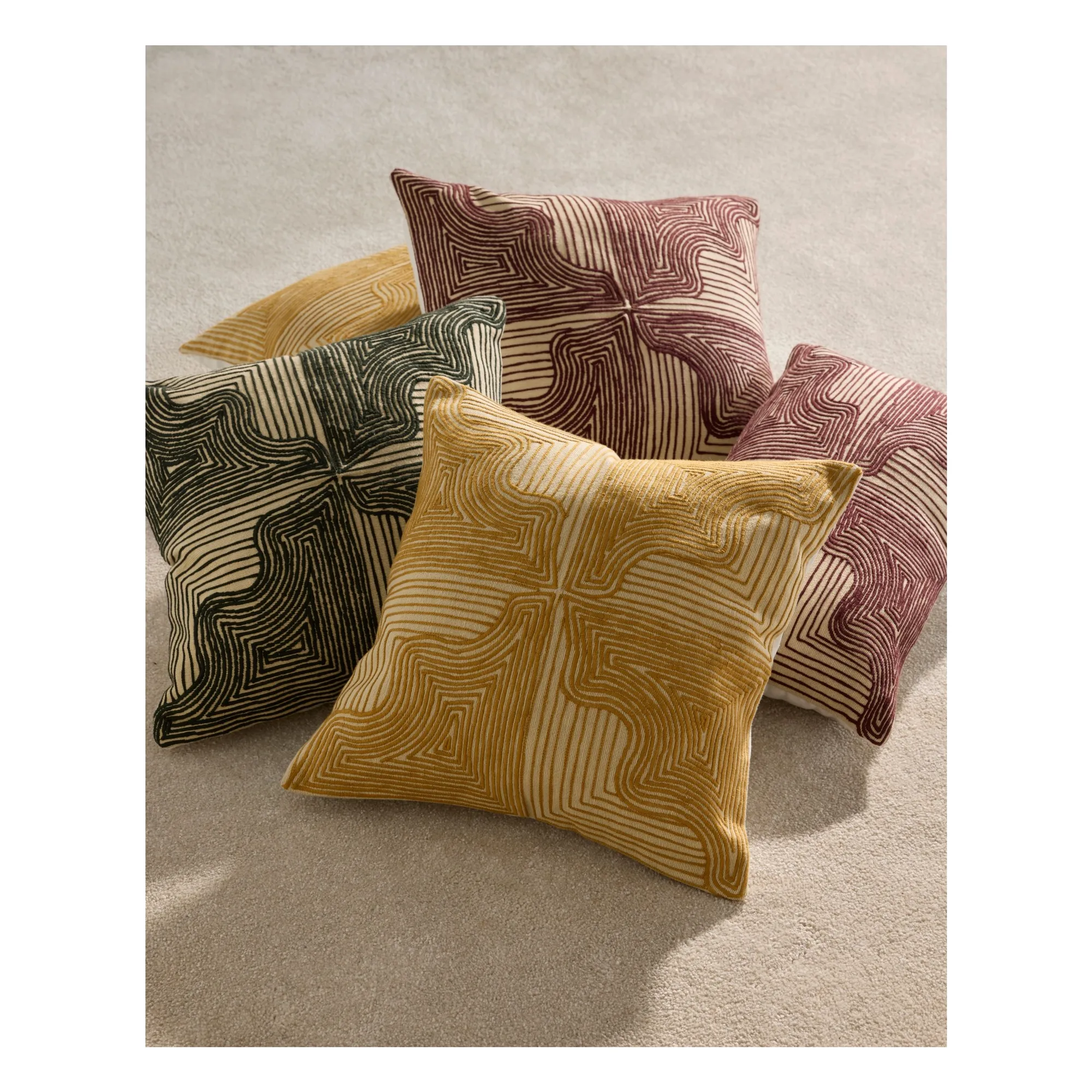 Coussin brodé Onda | Ocre- Image produit n°2