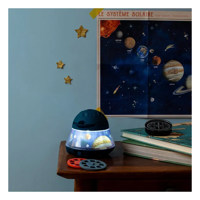 Gran proyector en el espacio L'explorateur - Le Jardin du Moulin