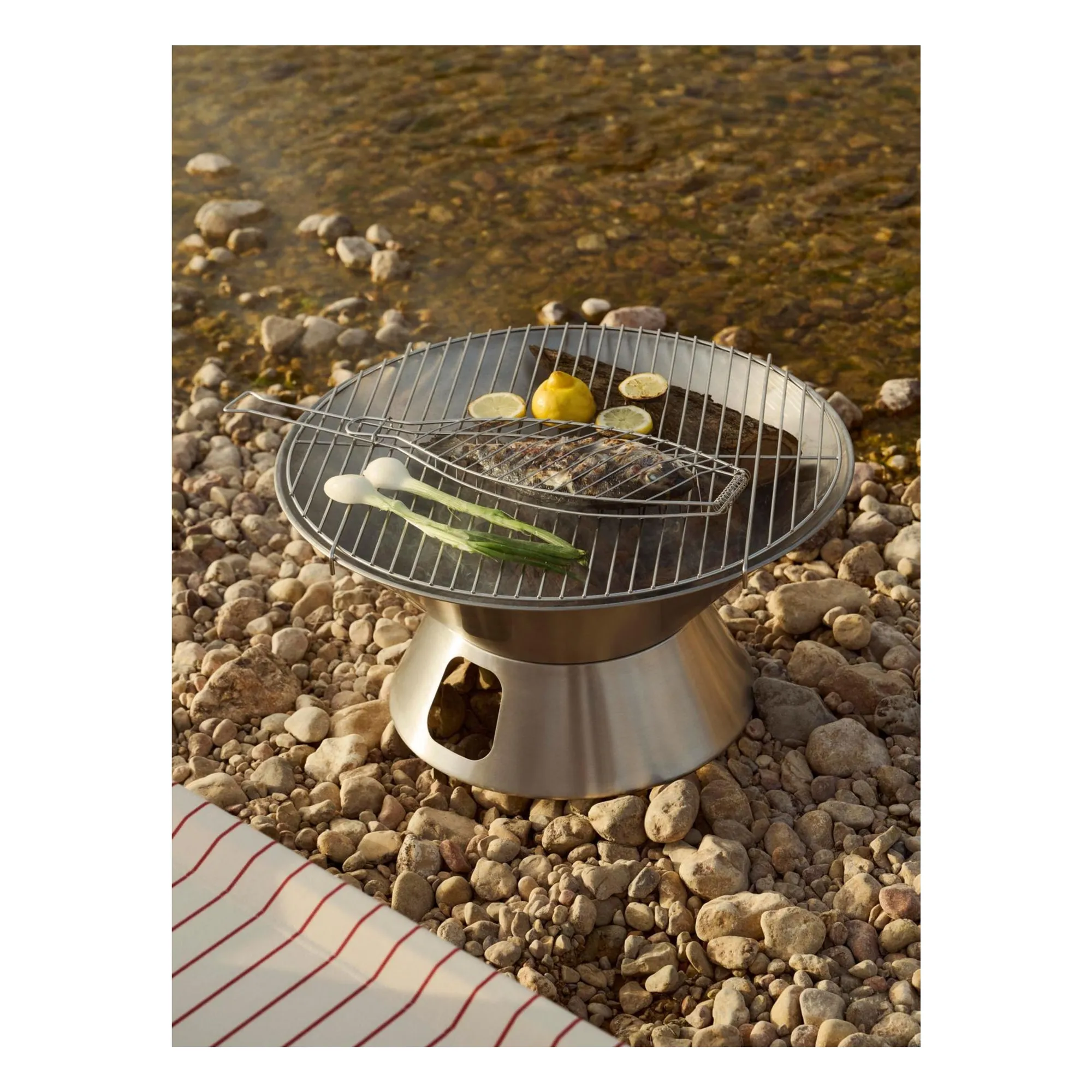 Grille de cuisson pour poisson Outdoor Market, Jasper Morrison | Steel- Image produit n°1