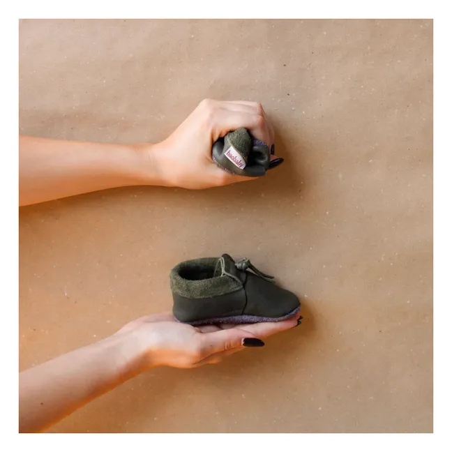 Leather slippers | Chrome green