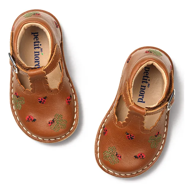 T-Bar Scallop Mariquita Bordada Bebés - Colección Uniqua | Camel