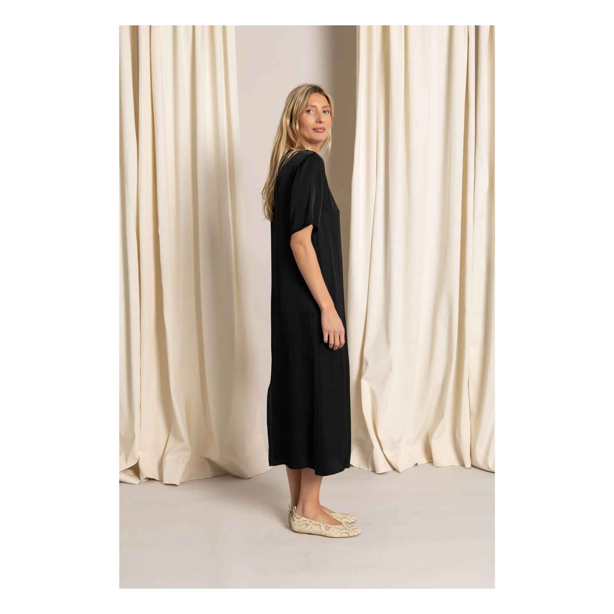 Robe T-shirt Edith | Noir- Image produit n°2