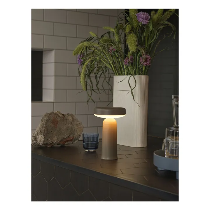 Lampe à poser Ease, Johan Van Hengel | Taupe- Image produit n°2