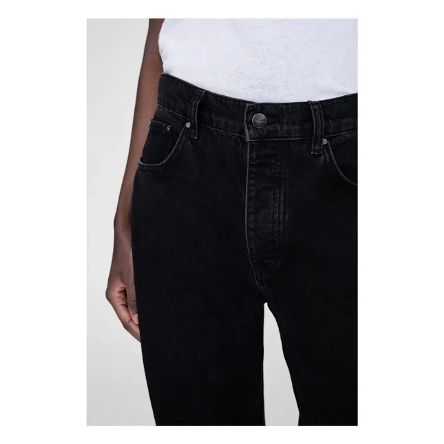Jean Hugh | Noir