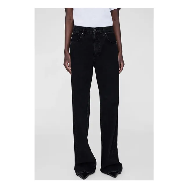 Jean Hugh | Noir