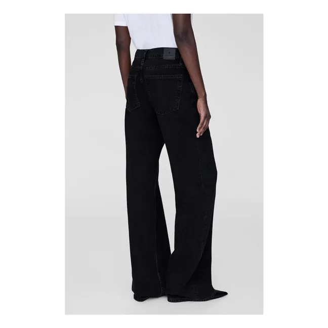 Jean Hugh | Noir