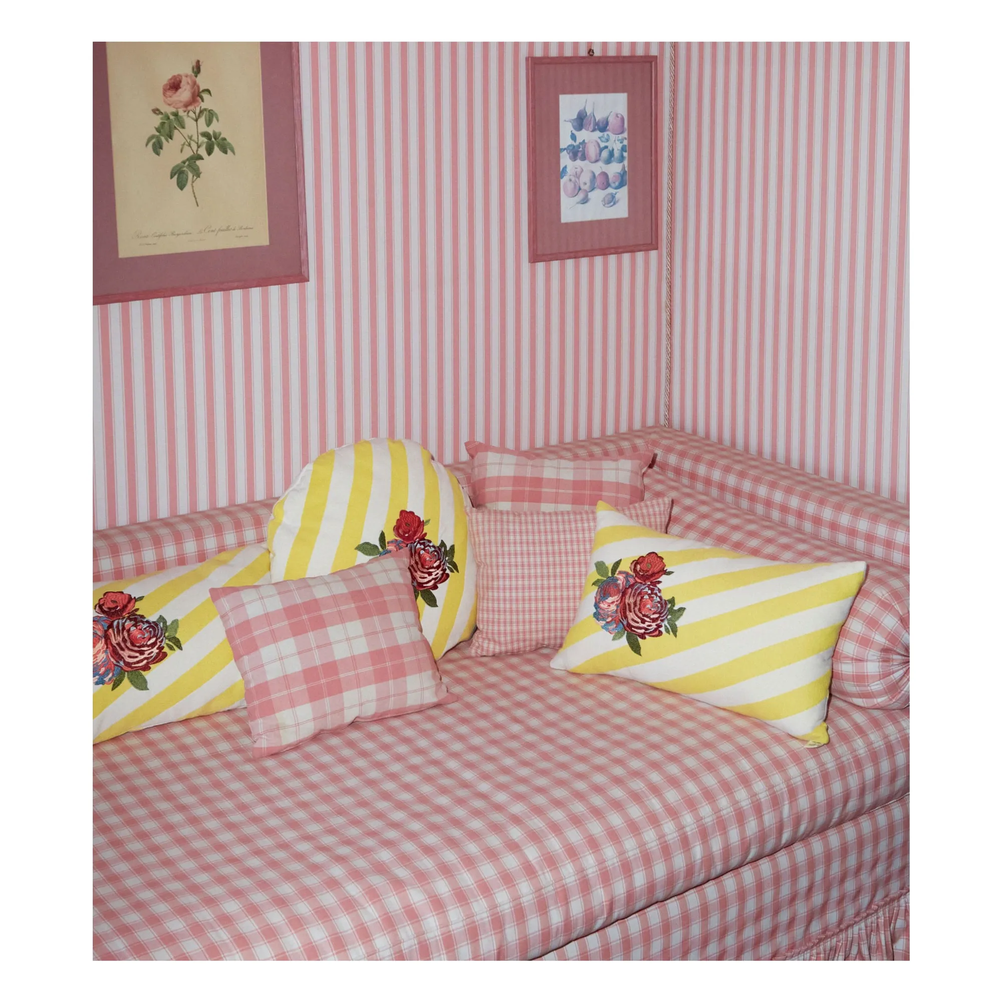 Coussin Carino, Lisa Corti x The Socialite Family  | Jaune- Image produit n°3