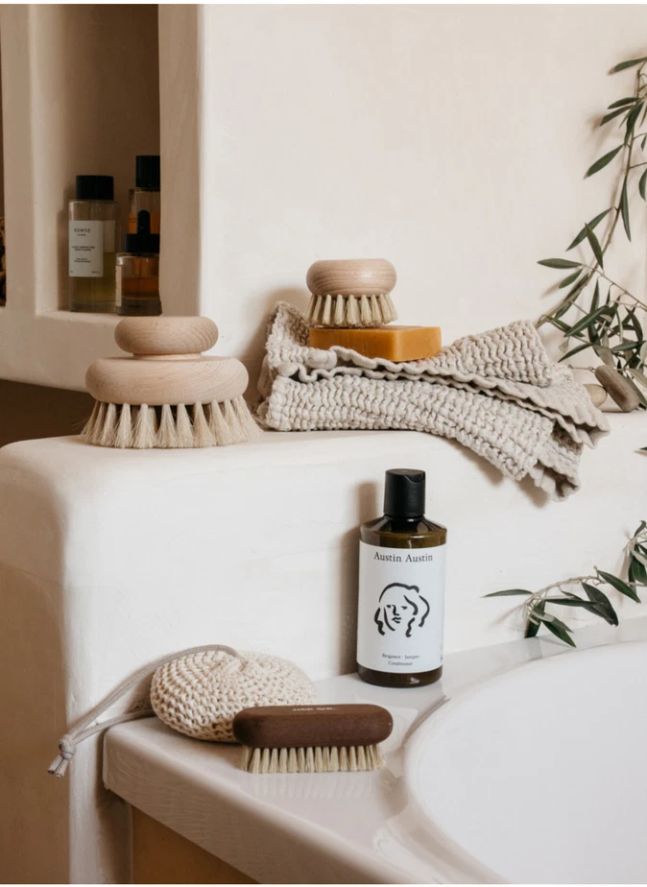 Brosse à ongles en frêne