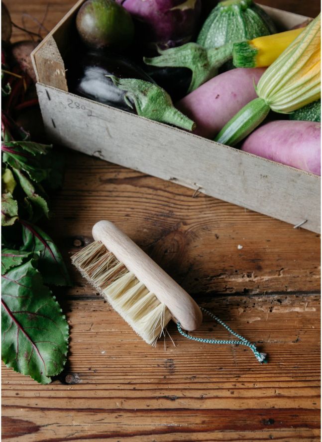 Brosse à légumes en hêtre