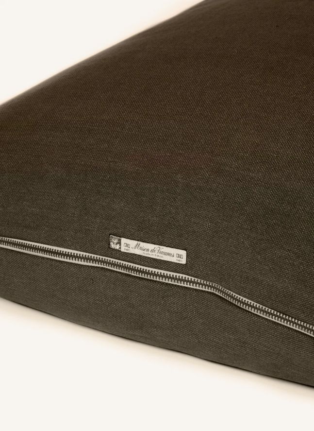 Coussin Vice Versa Black Line en lin stone washed | Vert kaki