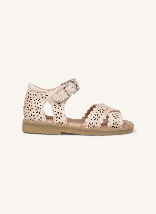 Scalloped Crossover Flower Sandals | Cream