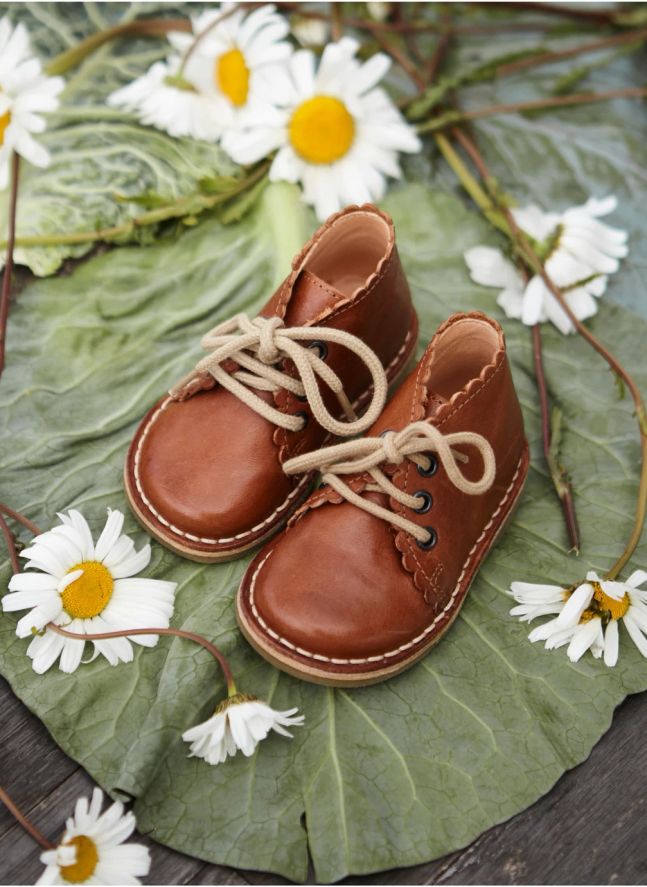 Scallop Boots | Cognac