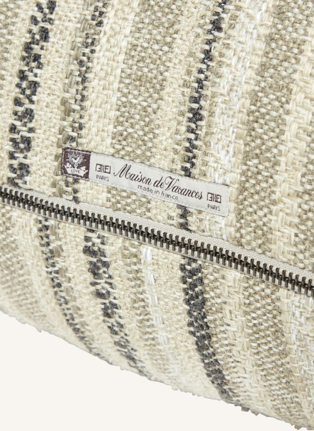 Maison de Vacances I Home Design, Cushions, Linen, Furniture