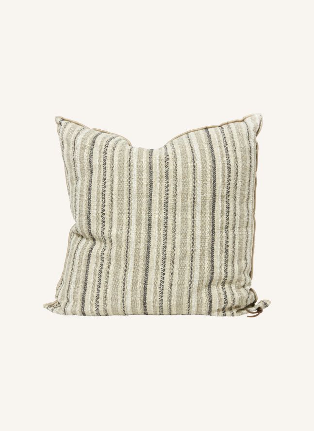 Maison de Vacances I Home Design, Cushions, Linen, Furniture