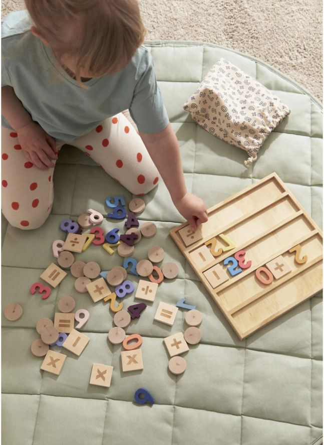 Jeu de chiffres en bois