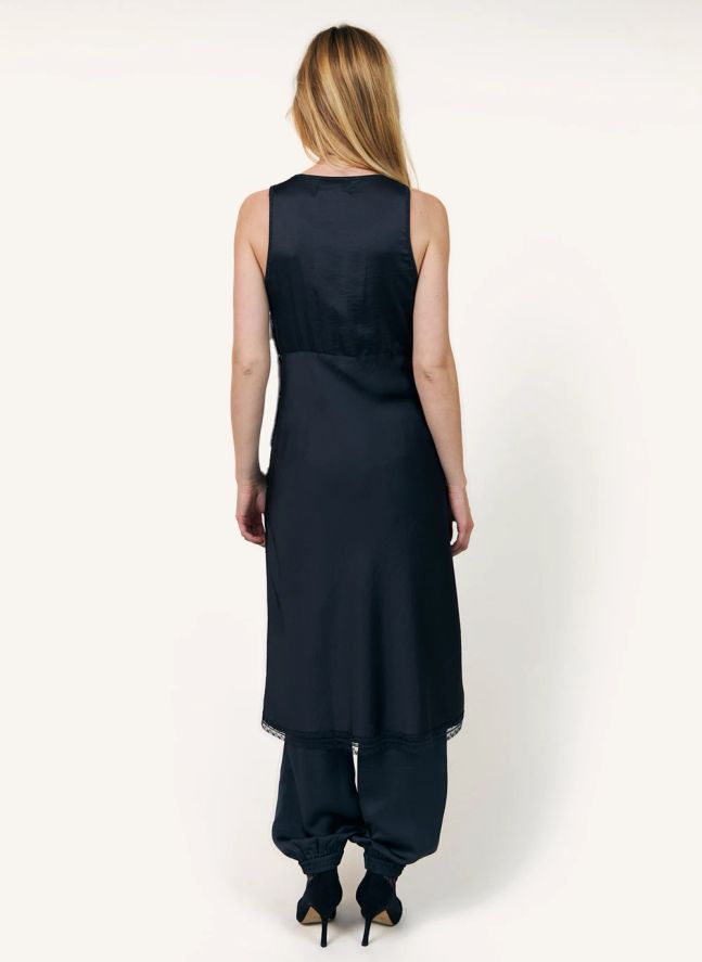 Robe Clari | Washed Black