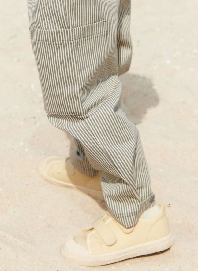 Pantalones de algodón orgánico a rayas Kalloa | Gris