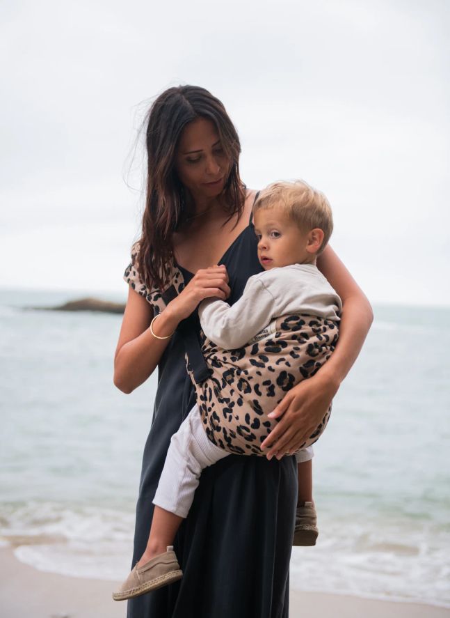 Carry &amp; Walk baby carrier | Leopard