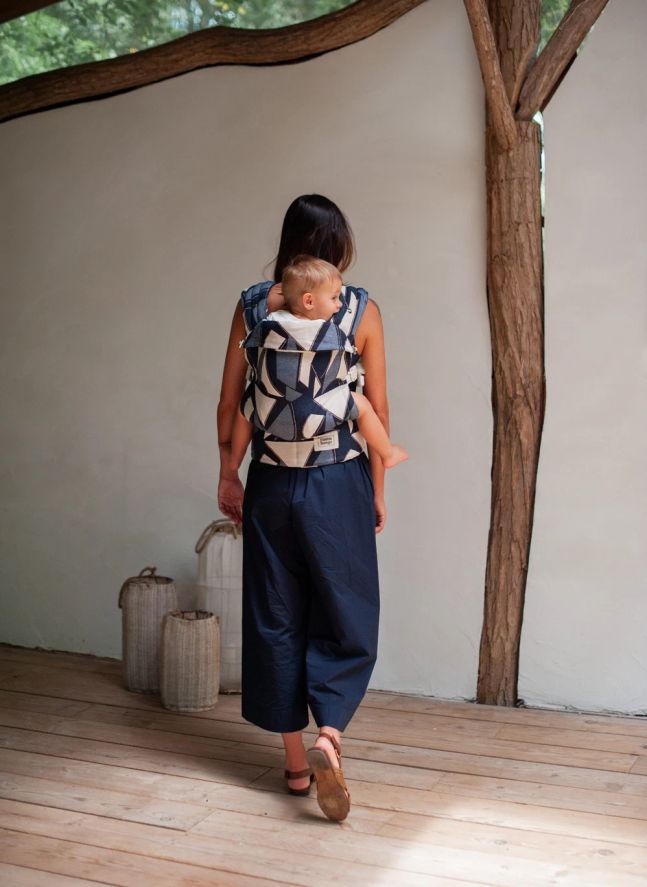 Carry &amp; Bloom baby carrier | Indigo
