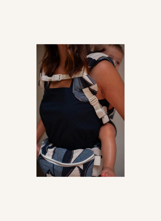 Carry &amp; Bloom baby carrier | Indigo