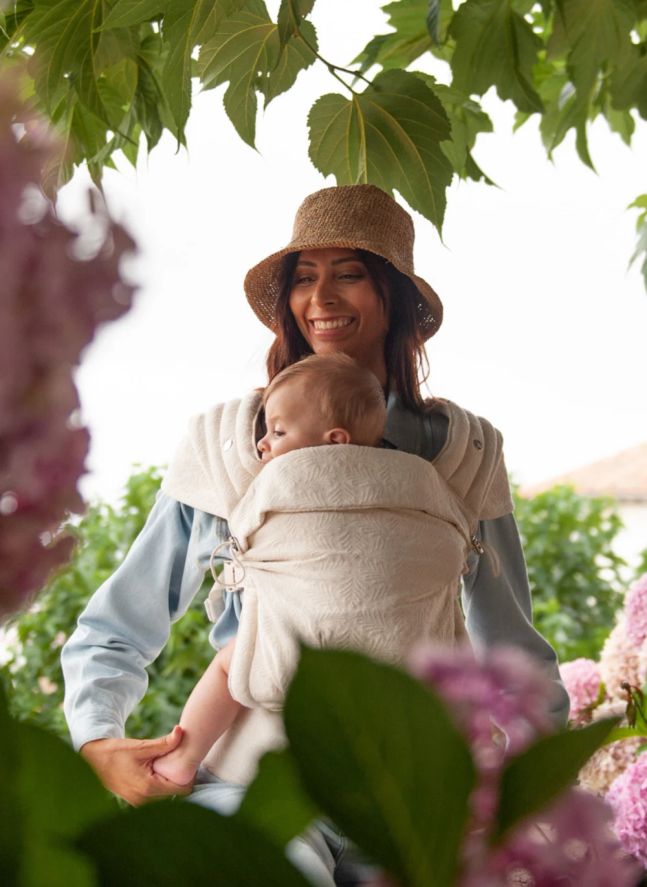 Carry &amp; Bloom baby carrier | Ecru