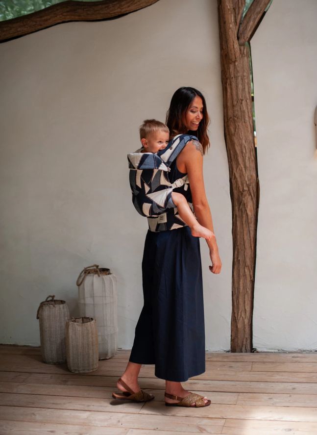 Carry &amp; Bloom baby carrier | Indigo