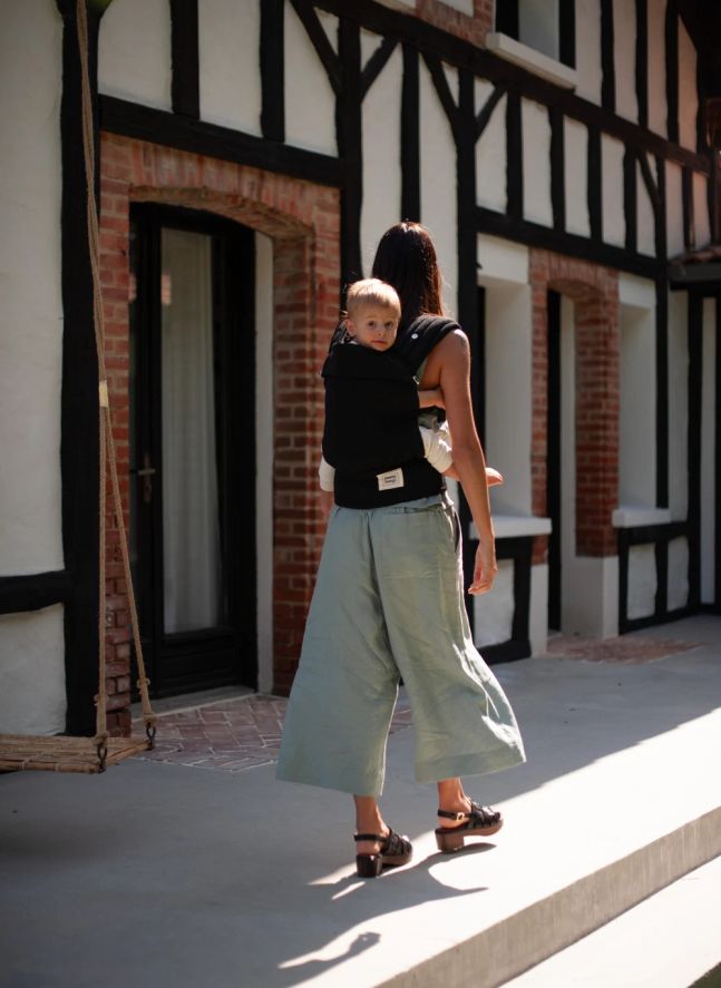 Carry &amp; Bloom baby carrier | Black