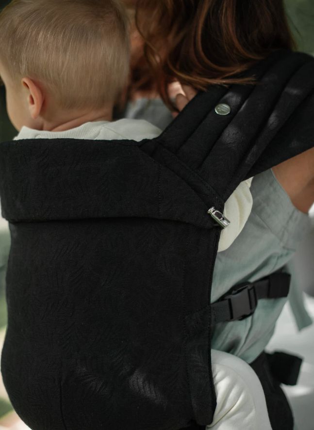 Carry &amp; Bloom baby carrier | Black