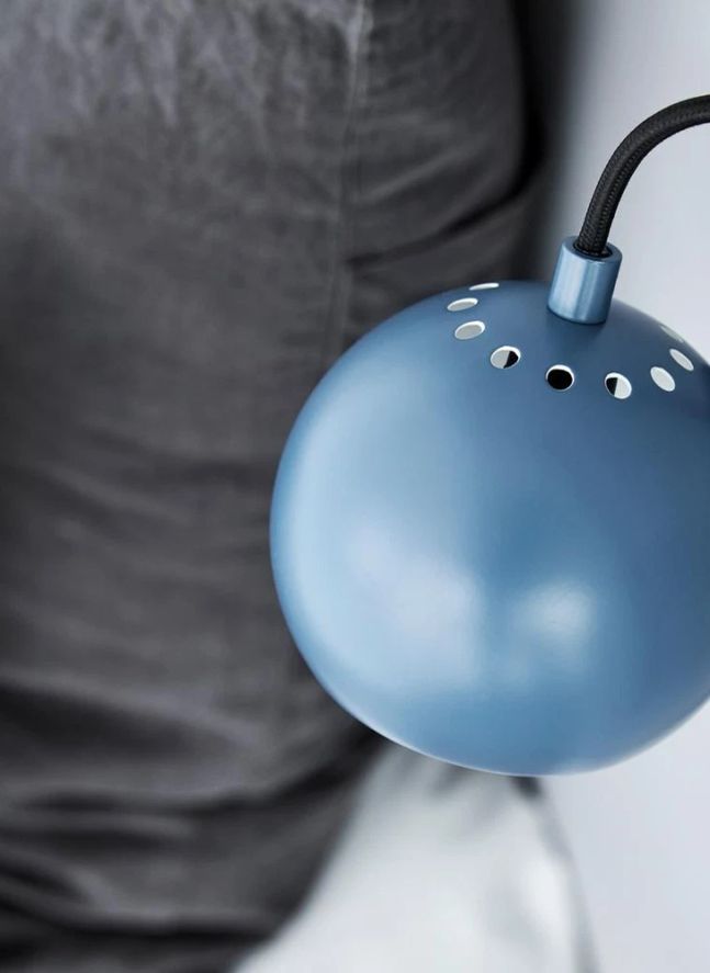 Aplique «Ball», de Benny Frandsen | Azul Petróleo