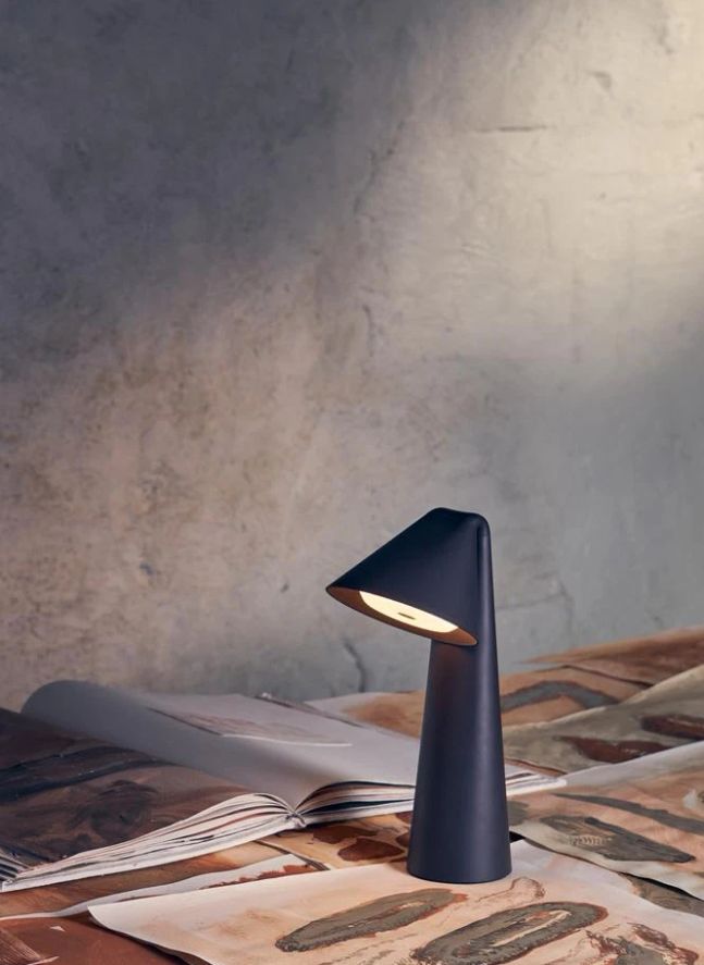 Lampe à poser Ami, Thomas Albertsen | Chocolat