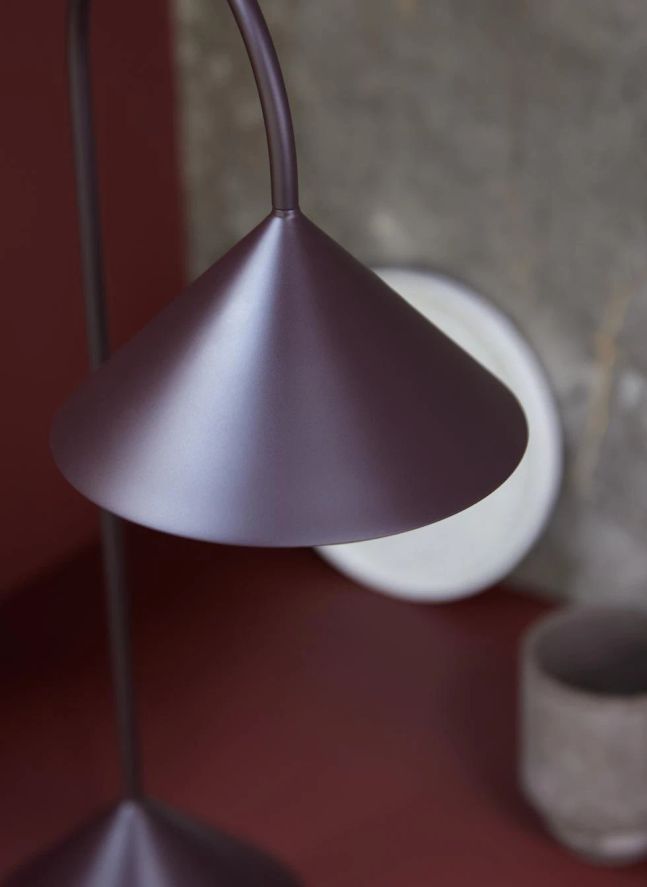 Lampe à poser Grasp, Thomas Albertsen | Betterave