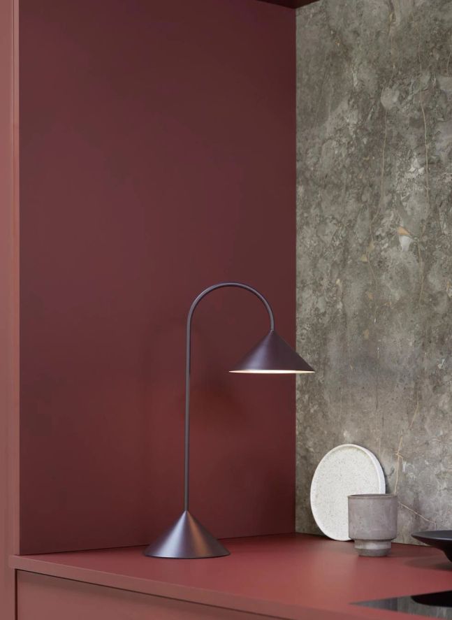 Lampe à poser Grasp, Thomas Albertsen | Betterave