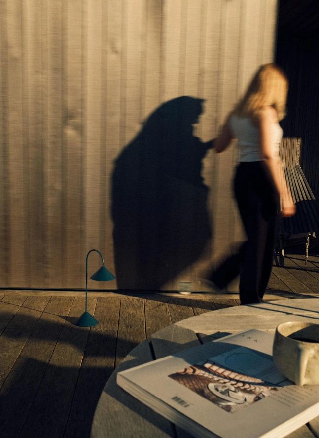 Lampe à poser Grasp, Thomas Albertsen | Bleu pétrole