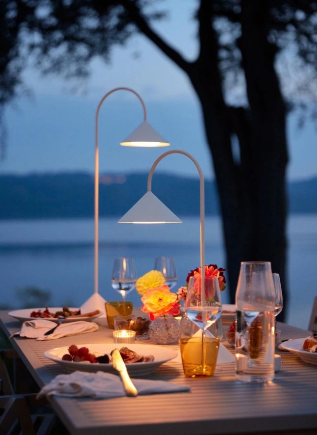 Lampe à poser Grasp, Thomas Albertsen | Blanc