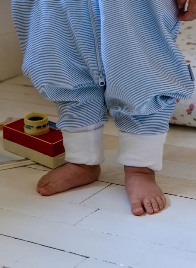 Gigoteuse légère à pieds Rayée | Bleu