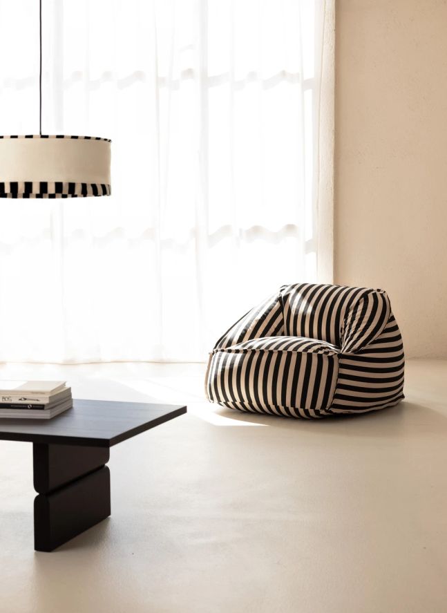 Ziggy Ottoman Chair | Black
