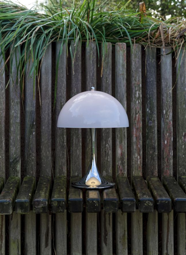 Lampe à poser portable Panthella 250 pied chromé, Louis Poulsen | Gris perle