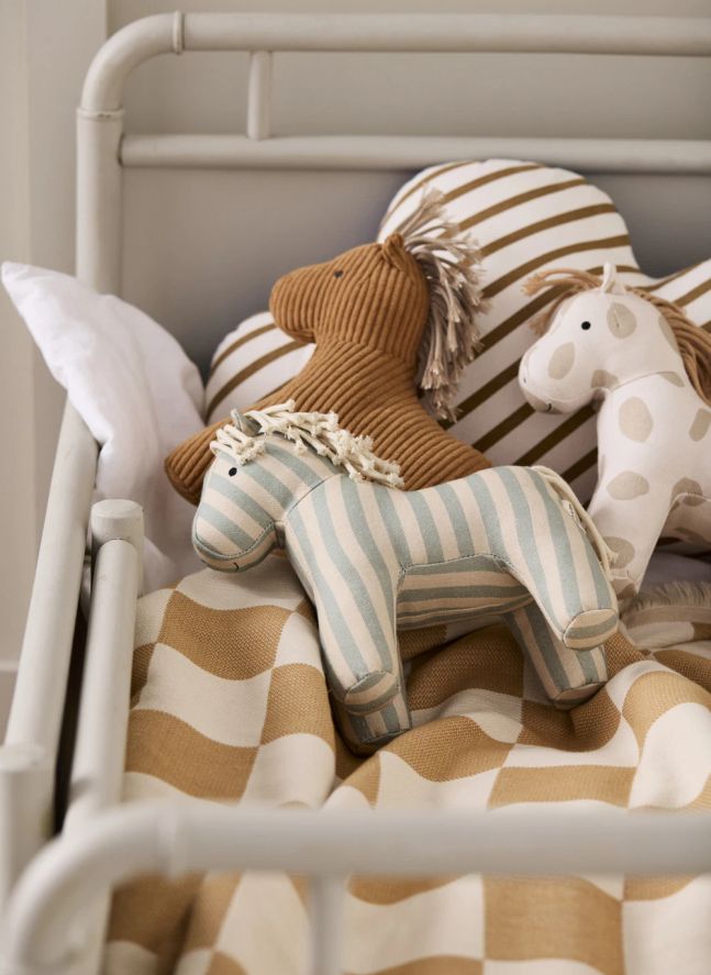 Vera horse plush