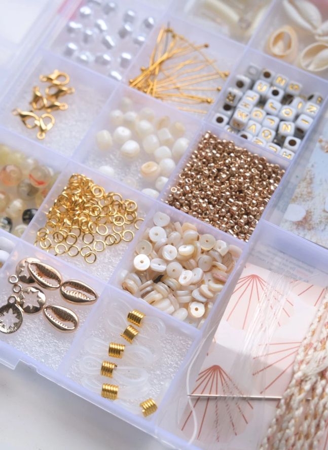 Maxi box of Pina Colada beads and primers