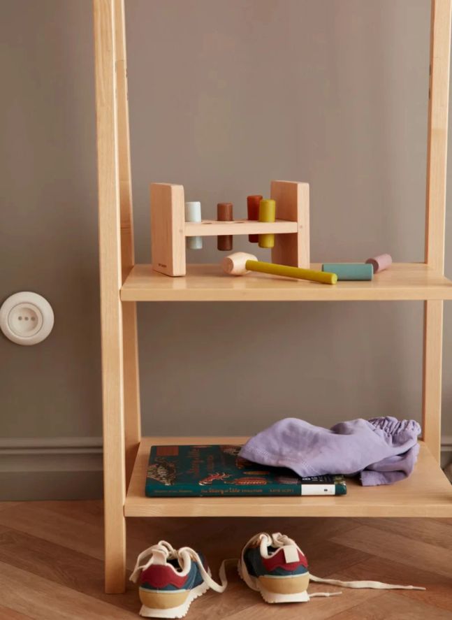 Hammering bench