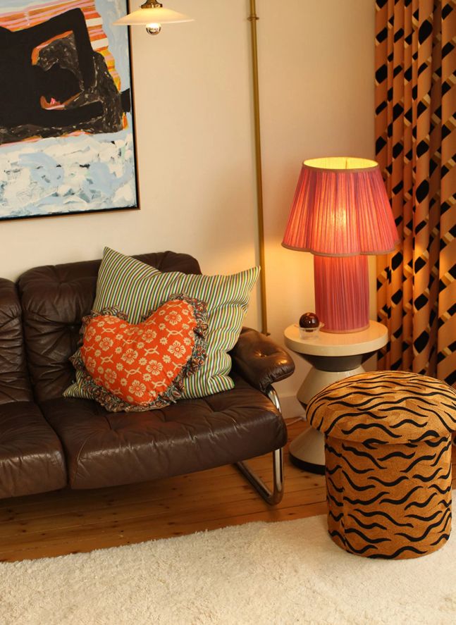 Tabouret brodé Maya Tiger | Camel