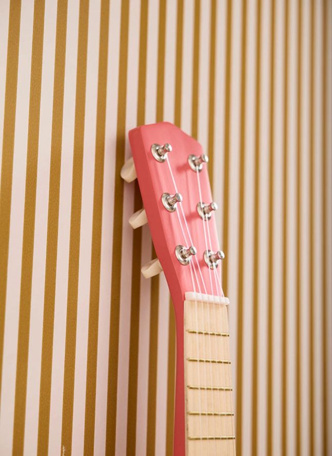 Guitare en bois | Rose