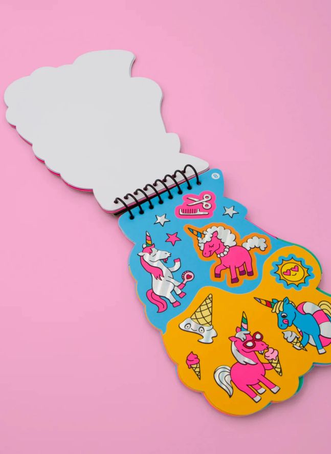 Livre d'activité stickers Lily