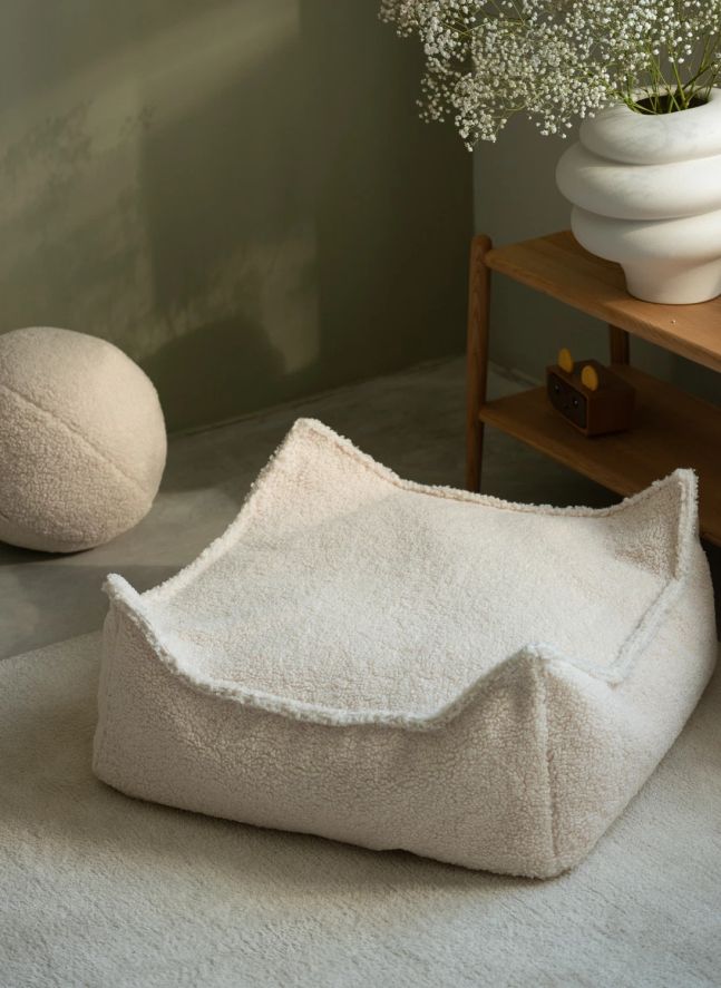 Ottoman in teddy | Ecru